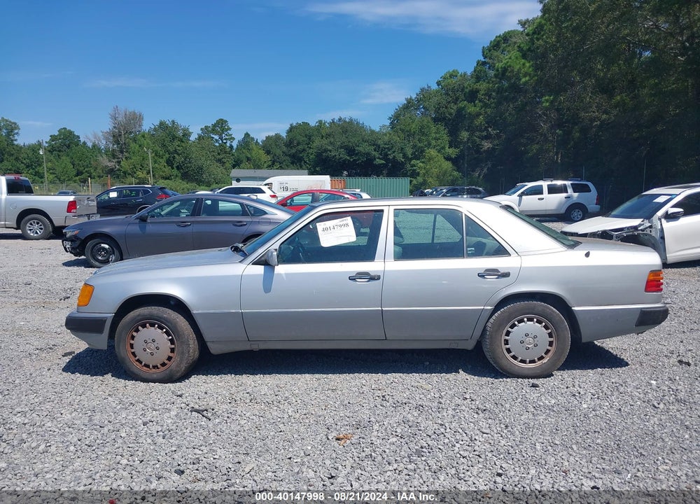 1993 MERCEDES-BENZ 300 E VIN: WDBEA32E4PB947682