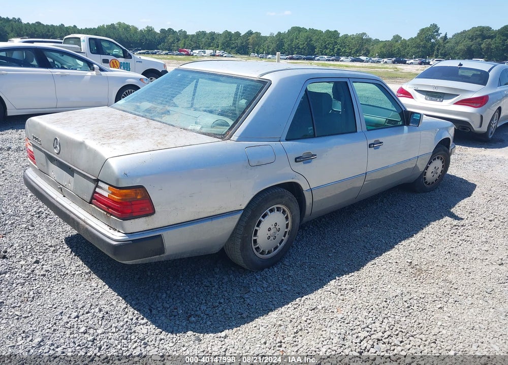 1993 MERCEDES-BENZ 300 E VIN: WDBEA32E4PB947682