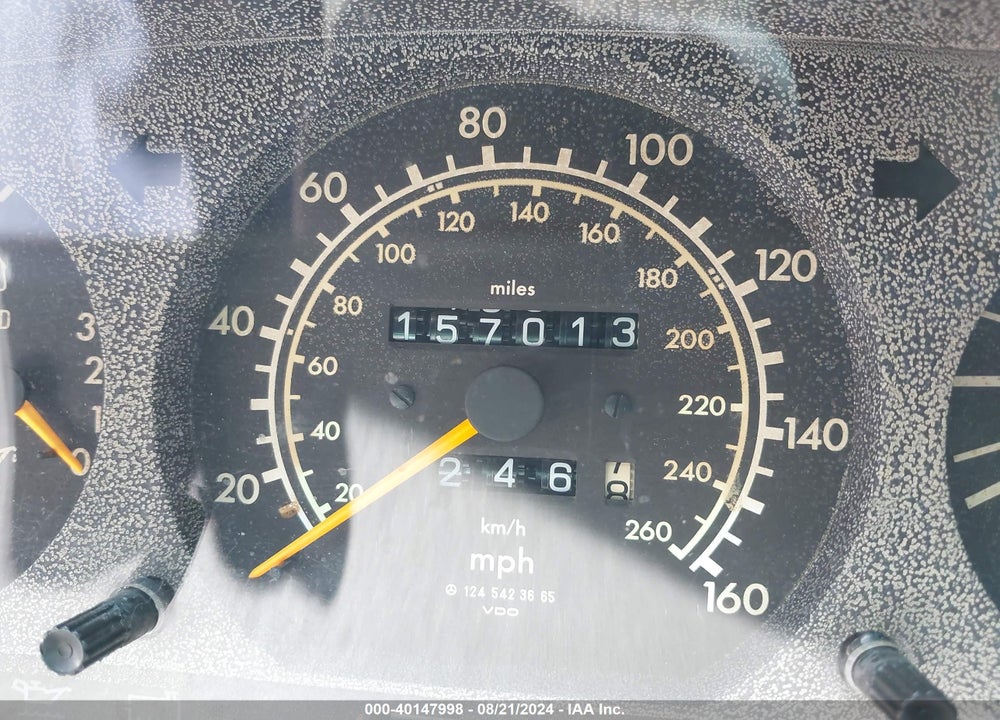 1993 MERCEDES-BENZ 300 E VIN: WDBEA32E4PB947682