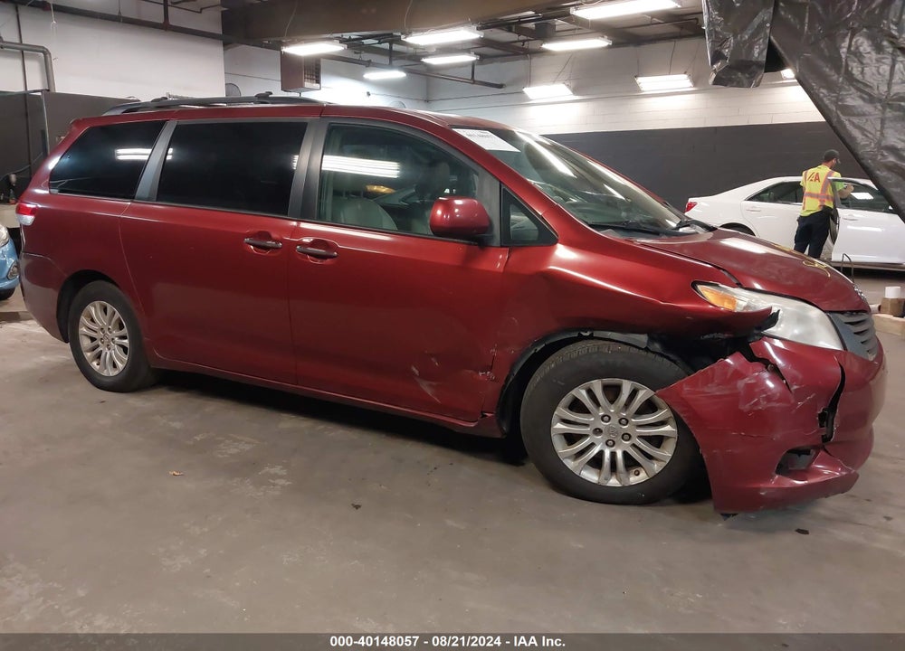 2012 TOYOTA SIENNA XLE V6 8 PASSENGER VIN: 5TDYK3DC8CS199139