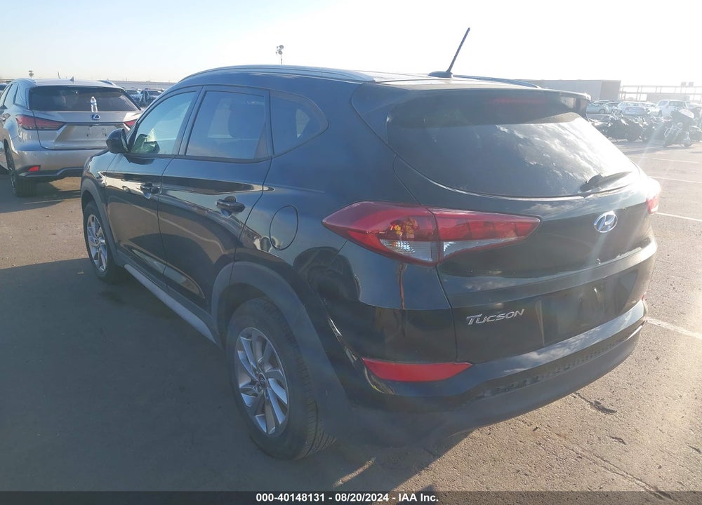 2017 HYUNDAI TUCSON SE VIN: KM8J33A49HU453175