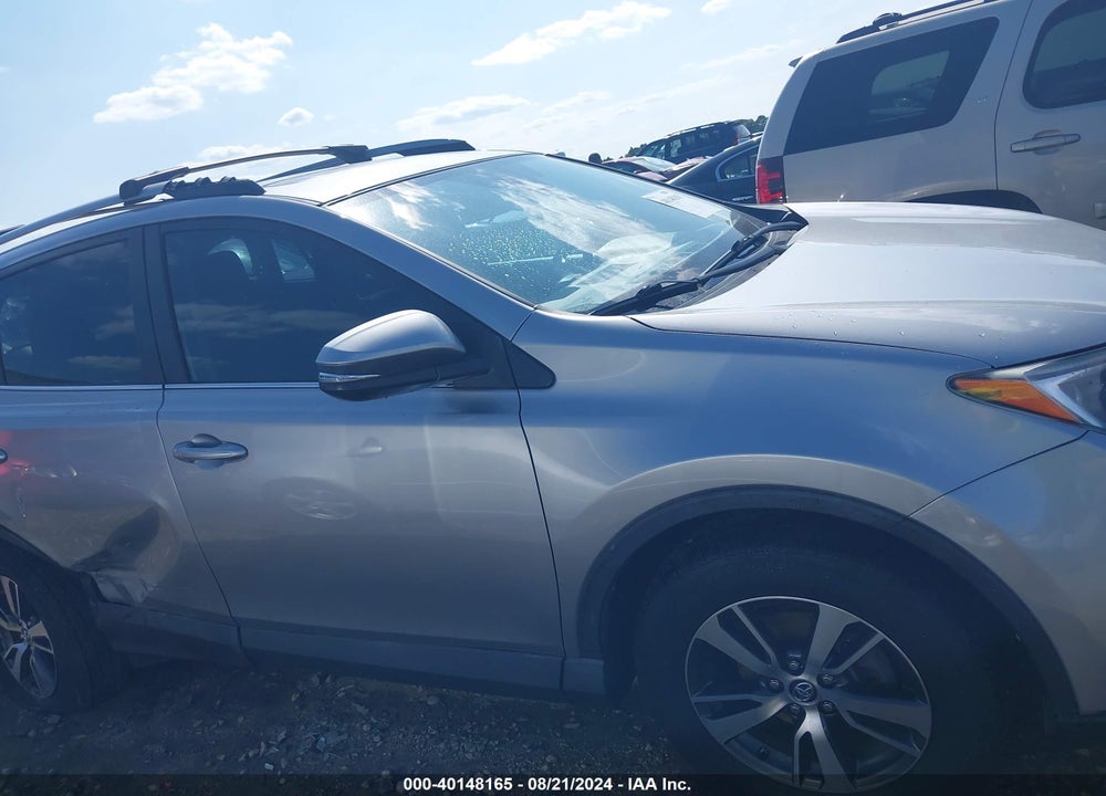 2018 TOYOTA RAV4 XLE VIN: 2T3WFREV1JW434653