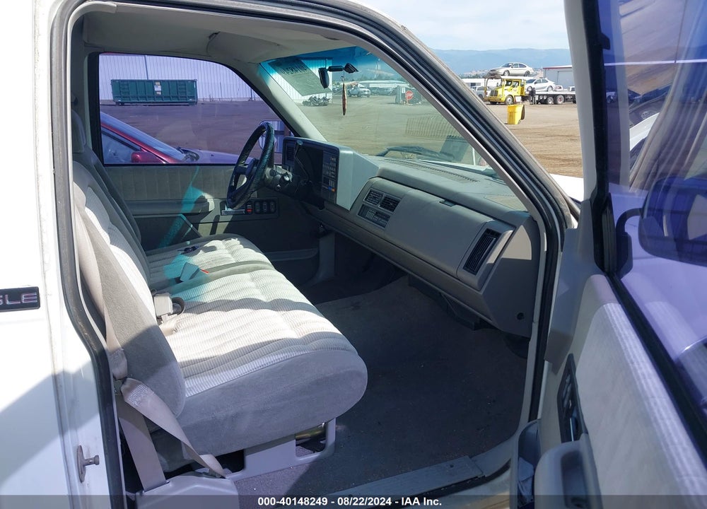 1992 GMC SIERRA C1500 VIN: 1GTEC14K5NE528870