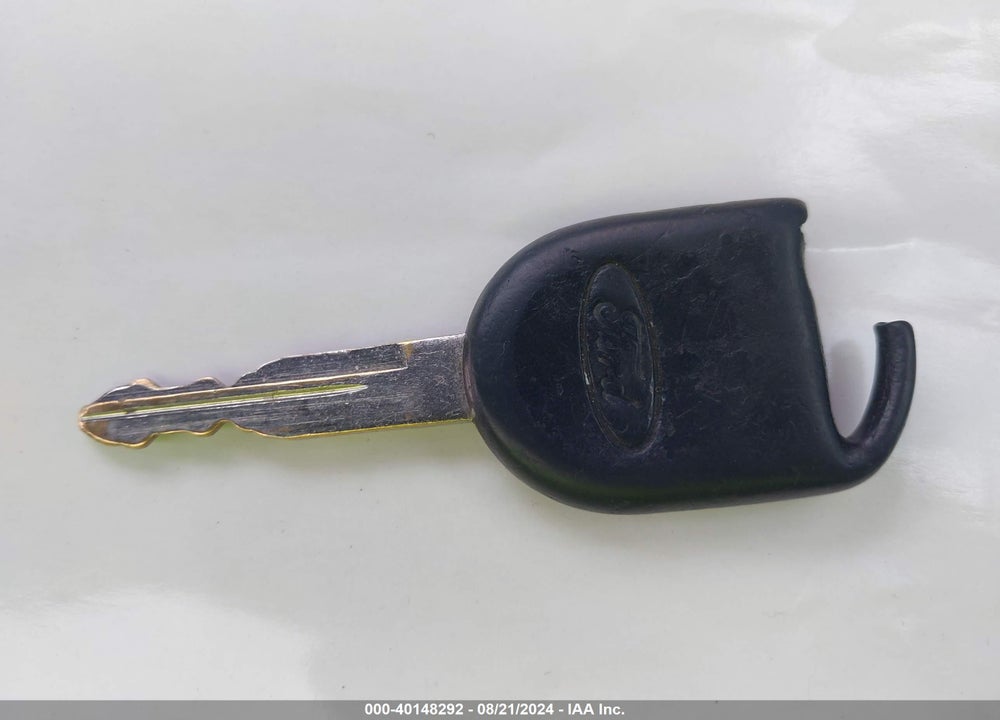 2010 FORD FOCUS SE VIN: 1FAHP3FN4AW258030