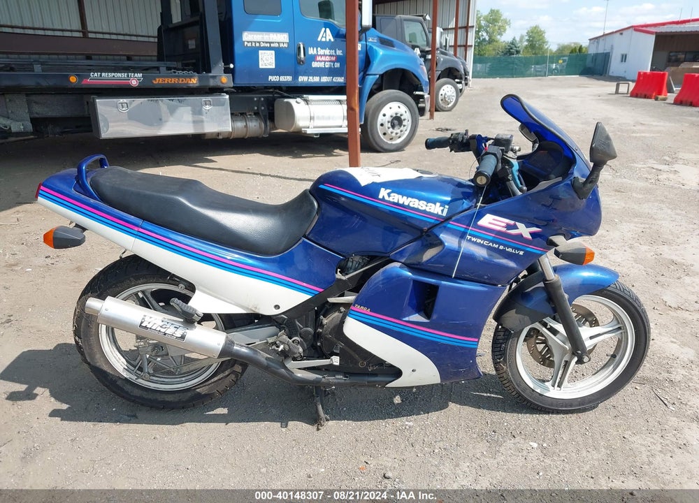1990 KAWASAKI EX500 VIN: JKAEXVA10LA033756