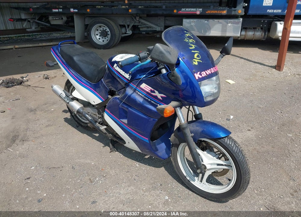 1990 KAWASAKI EX500 VIN: JKAEXVA10LA033756