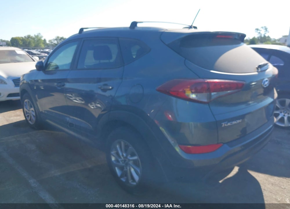 2016 HYUNDAI TUCSON SE VIN: KM8J33A42GU197136