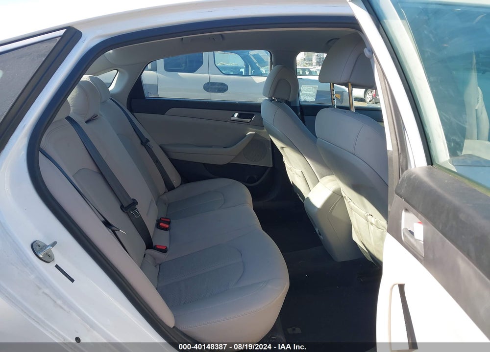 2015 HYUNDAI SONATA SE VIN: 5NPE24AF0FH118197