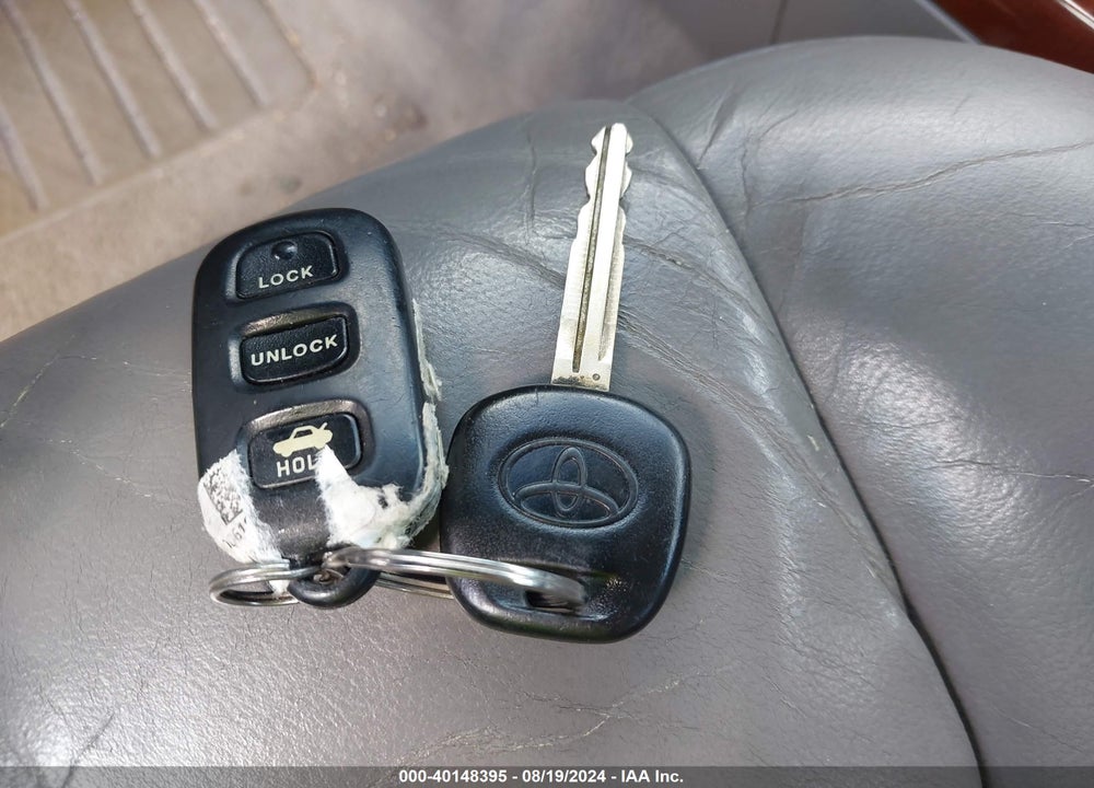 2004 TOYOTA CAMRY XLE VIN: 4T1BE30K84U920921