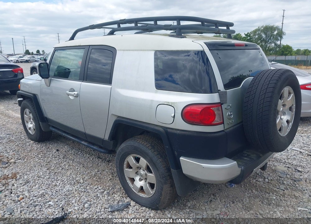 2007 TOYOTA FJ CRUISER VIN: JTEBU11F170086821