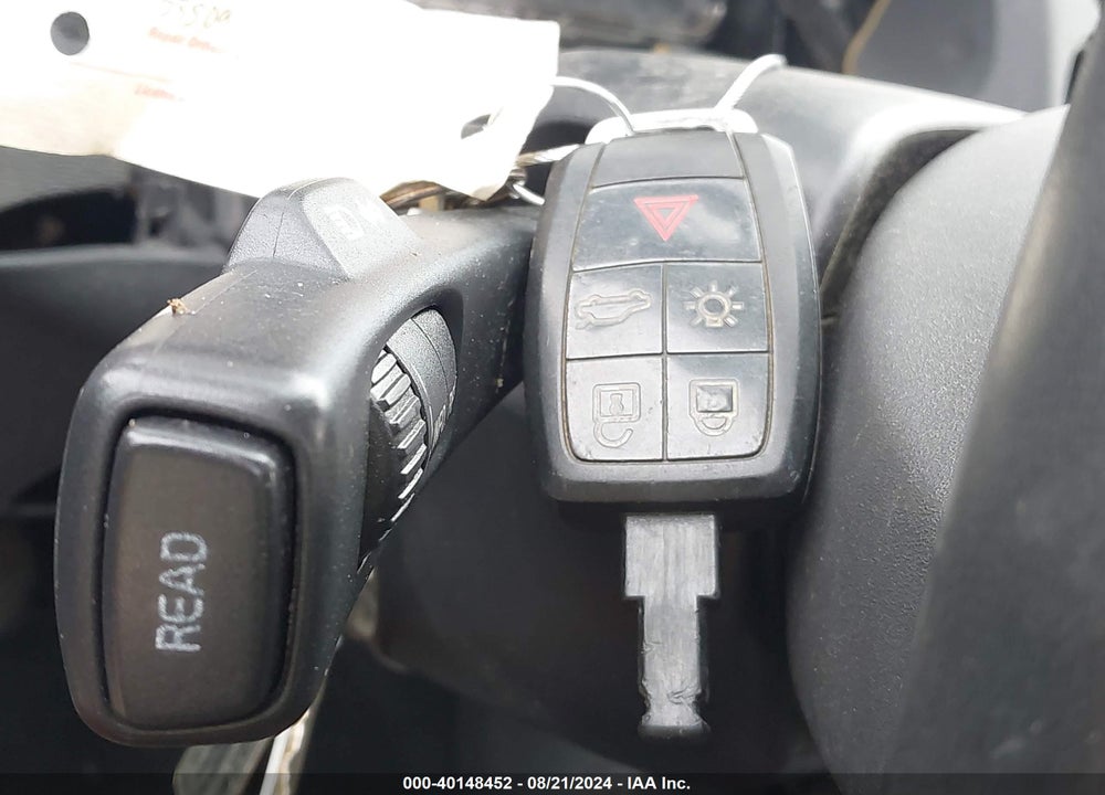 2011 VOLVO C70 T5 VIN: YV1672MC5BJ107073