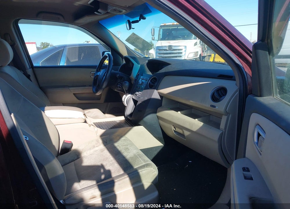 2011 HONDA PILOT LX VIN: 5FNYF3H2XBB049204