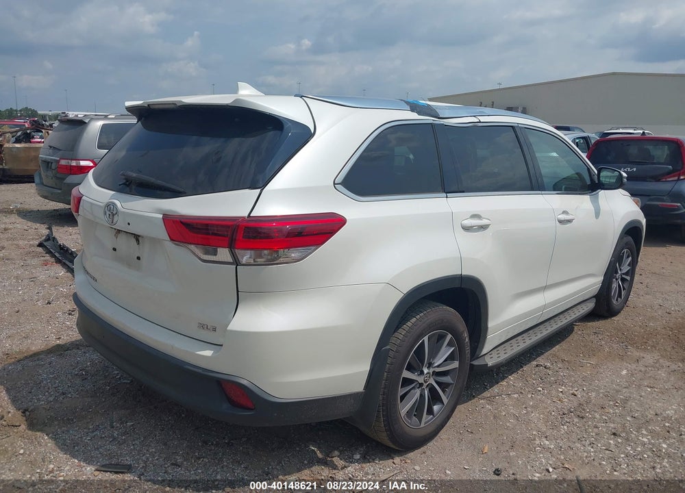 2017 TOYOTA HIGHLANDER XLE VIN: 5TDKZRFH8HS508760