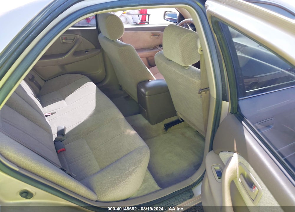 2000 TOYOTA CAMRY LE VIN: JT2BG22K7Y0525706