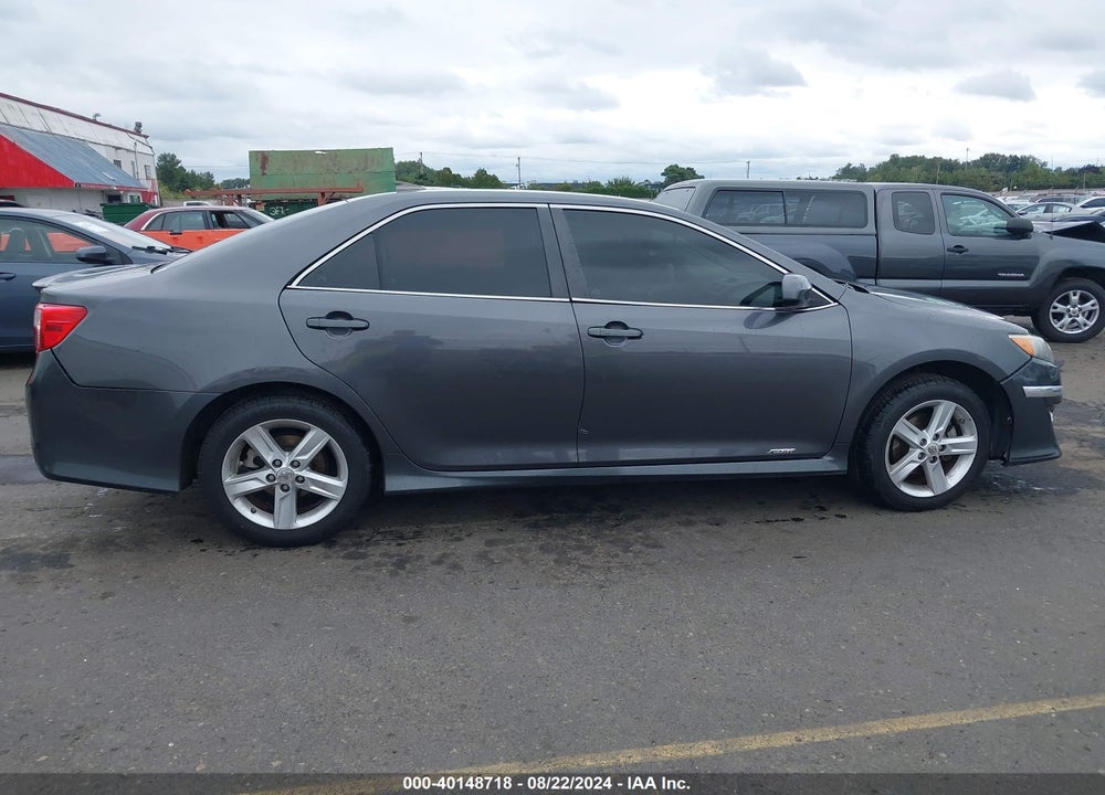 2013 TOYOTA CAMRY SE VIN: 4T1BF1FK4DU658579