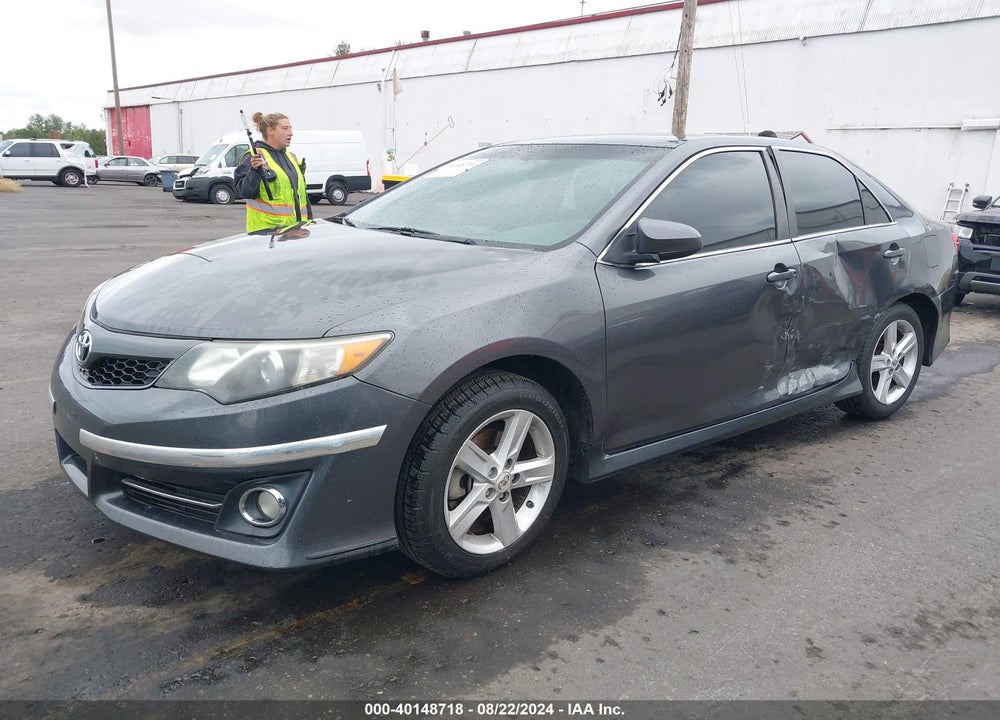 2013 TOYOTA CAMRY SE VIN: 4T1BF1FK4DU658579