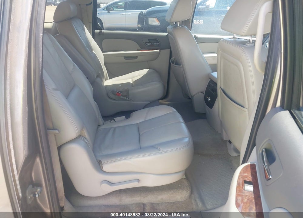 2007 CHEVROLET SUBURBAN 1500 LT VIN: 3GNFK16367G229212