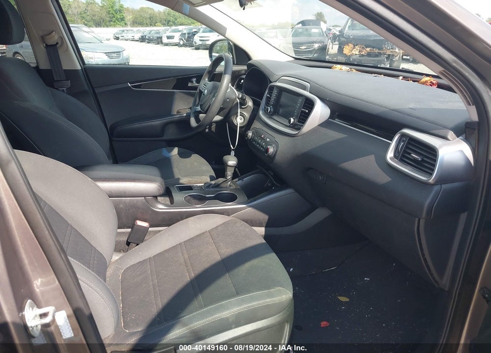2019 KIA SORENTO 2.4L LX VIN: 5XYPG4A35KG566484
