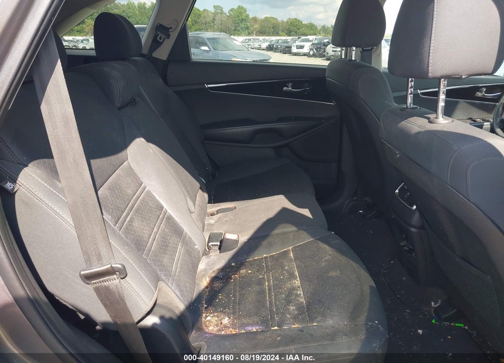 2019 KIA SORENTO 2.4L LX VIN: 5XYPG4A35KG566484