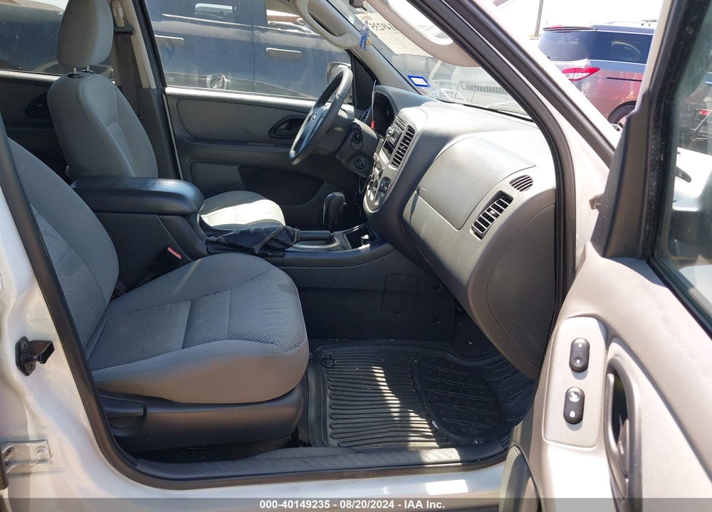 2005 FORD ESCAPE XLT VIN: 1FMCU93185KA95165