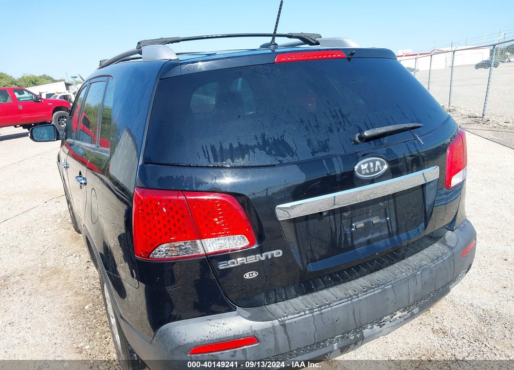 2012 KIA SORENTO LX VIN: 5XYKT4A61CG226136