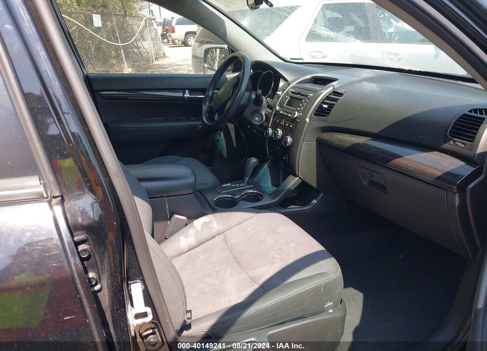 2012 KIA SORENTO LX VIN: 5XYKT4A61CG226136