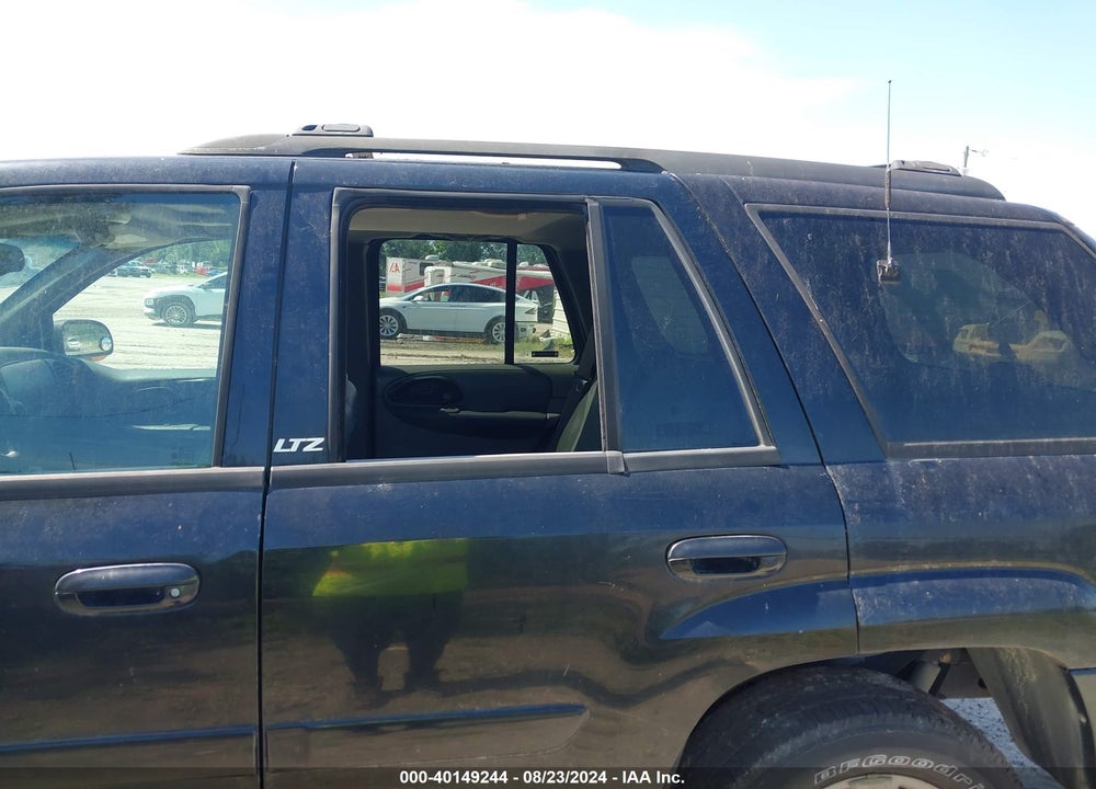 2002 CHEVROLET TRAILBLAZER LTZ VIN: 1GNDS13S822138964