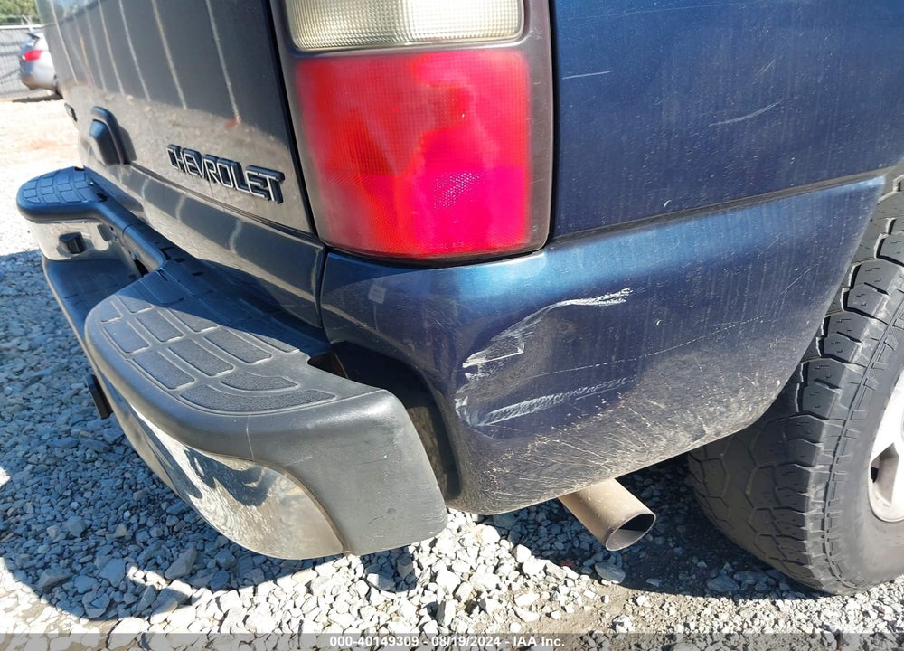 2005 CHEVROLET TAHOE VIN: 1GNEC13T75R132112