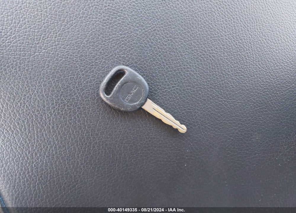 2000 GMC YUKON XL 1500 VIN: 3GKFK16T0YG141688