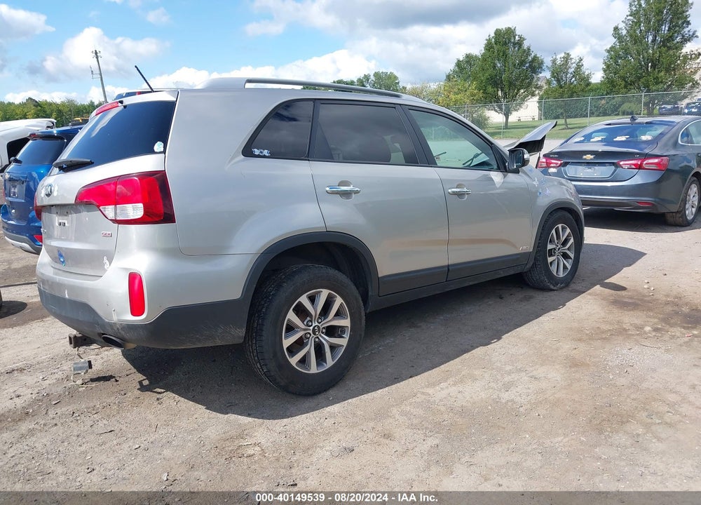 2014 KIA SORENTO LX VIN: 5XYKTCA6XEG527713