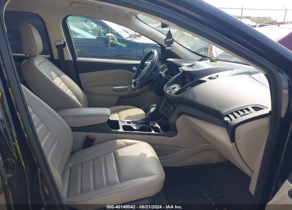 2019 FORD ESCAPE SEL VIN: 1FMCU0HD0KUB20400