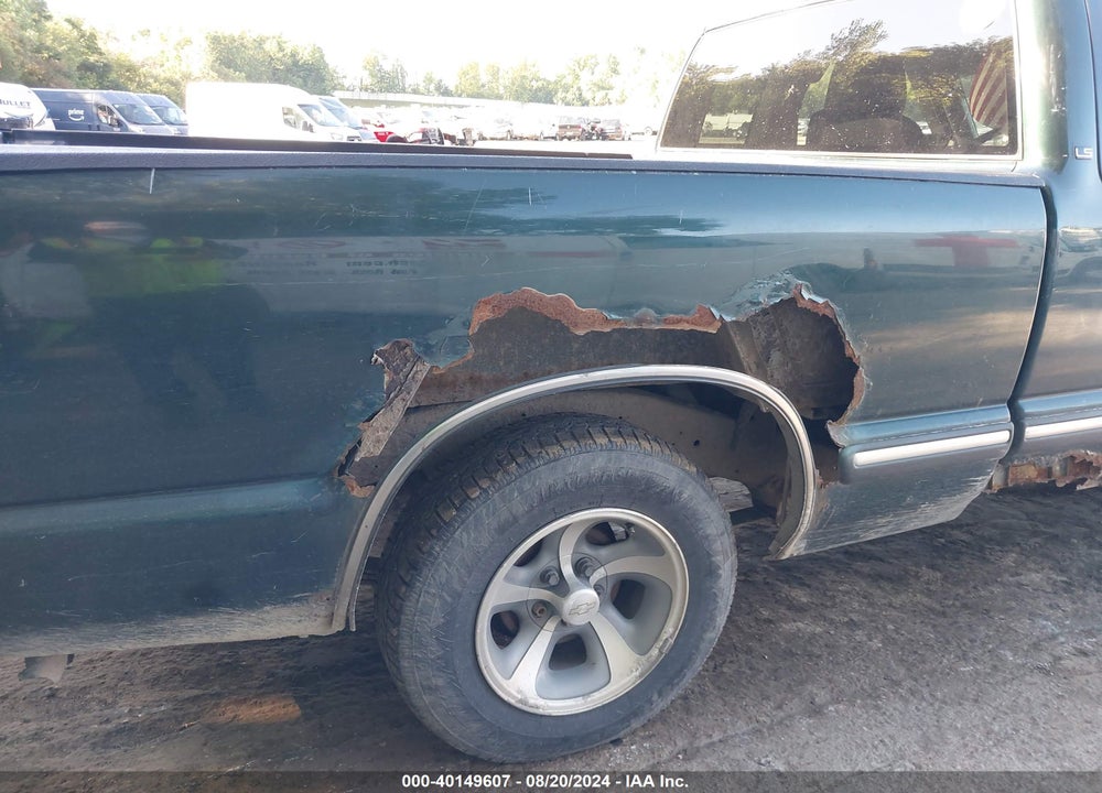 2002 CHEVROLET S-10 LS VIN: 1GCCS19W728186970