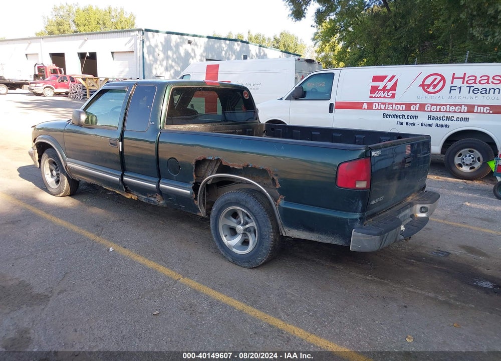 2002 CHEVROLET S-10 LS VIN: 1GCCS19W728186970