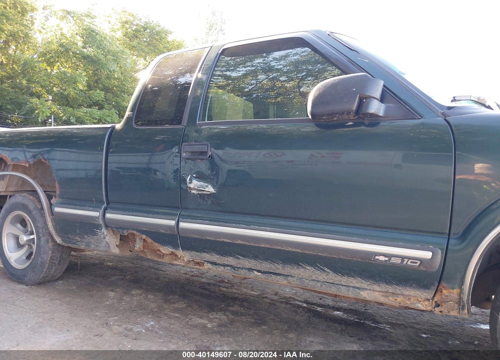 2002 CHEVROLET S-10 LS VIN: 1GCCS19W728186970