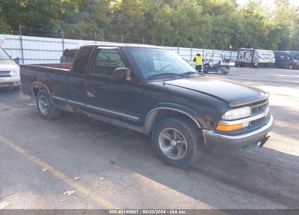 2002 CHEVROLET S-10 LS VIN: 1GCCS19W728186970