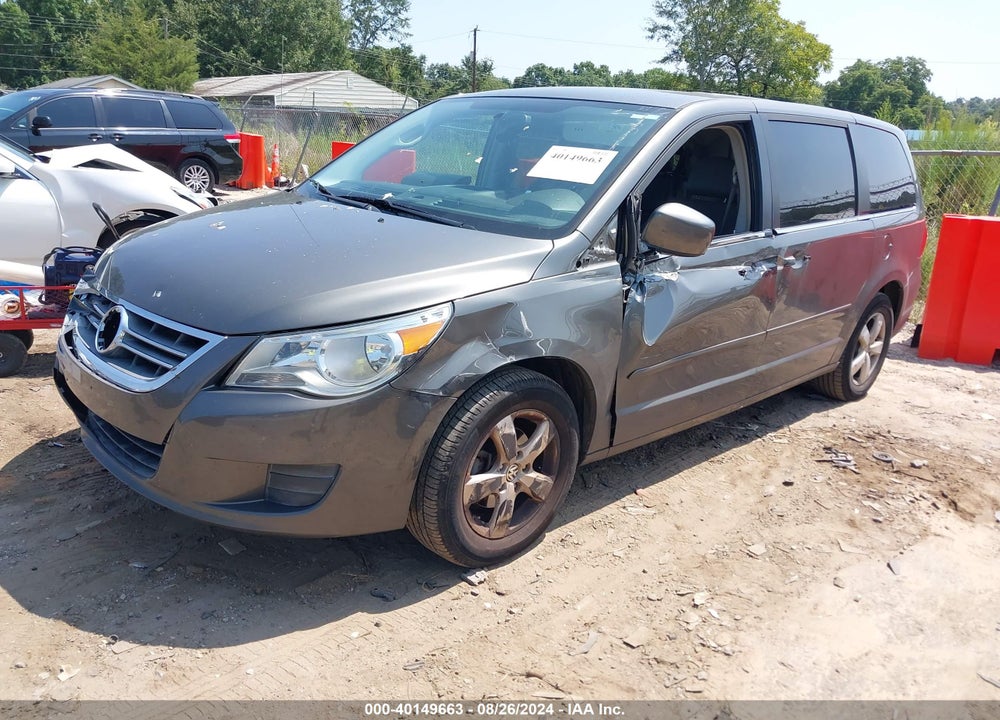 2010 VOLKSWAGEN ROUTAN SE VIN: 2V4RW3D10AR395434