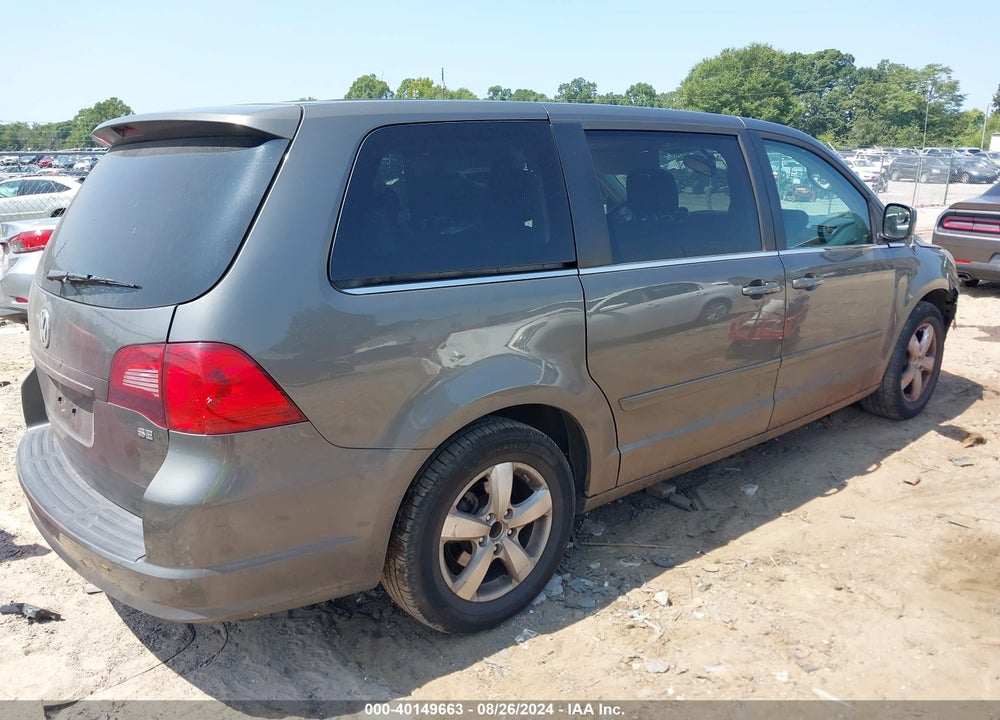 2010 VOLKSWAGEN ROUTAN SE VIN: 2V4RW3D10AR395434