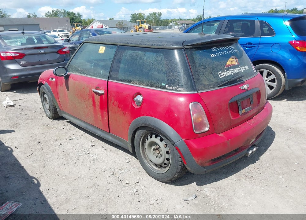 2004 MINI COOPER S VIN: WMWRE334X4TD75388