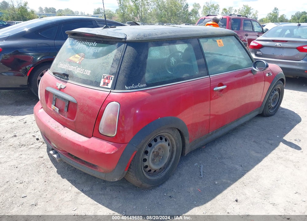 2004 MINI COOPER S VIN: WMWRE334X4TD75388