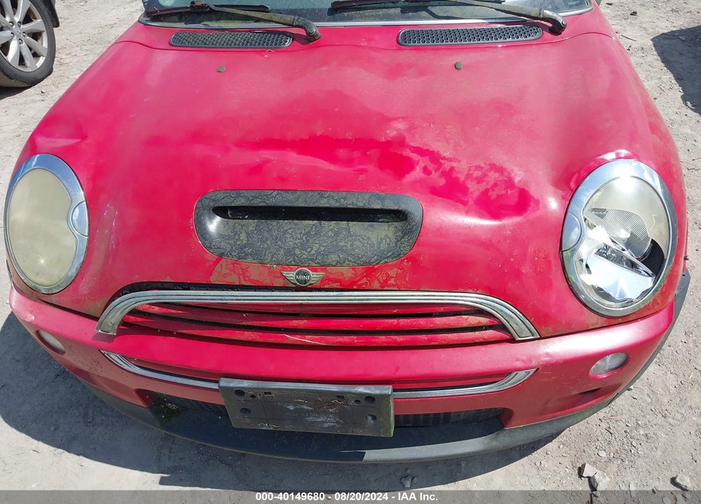 2004 MINI COOPER S VIN: WMWRE334X4TD75388
