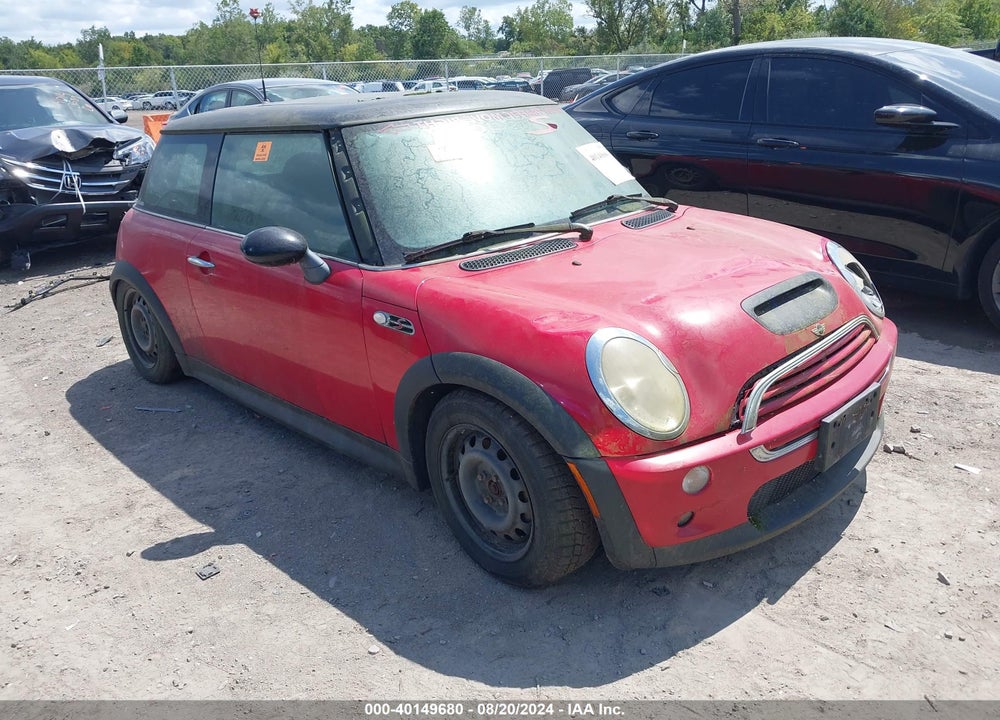 2004 MINI COOPER S VIN: WMWRE334X4TD75388