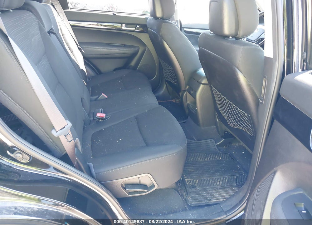 2014 KIA SORENTO LX VIN: 5XYKT3A60EG503842