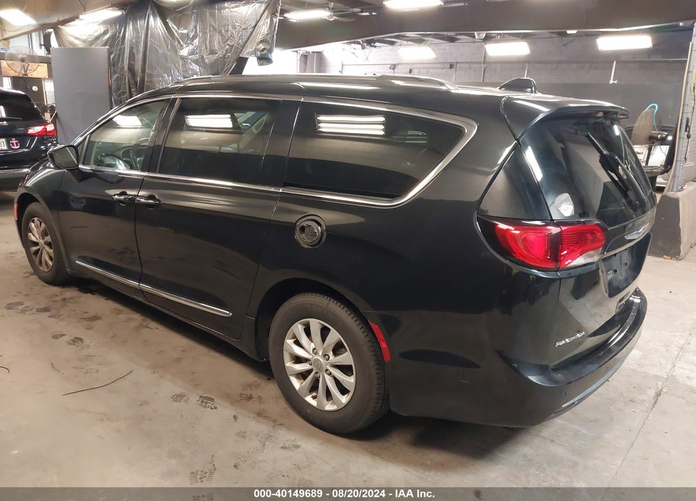 2019 CHRYSLER PACIFICA TOURING L VIN: 2C4RC1BG1KR604454
