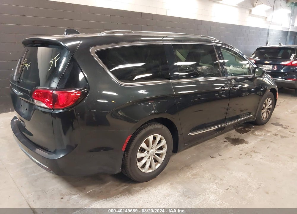 2019 CHRYSLER PACIFICA TOURING L VIN: 2C4RC1BG1KR604454