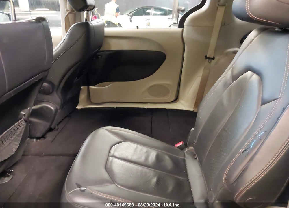 2019 CHRYSLER PACIFICA TOURING L VIN: 2C4RC1BG1KR604454