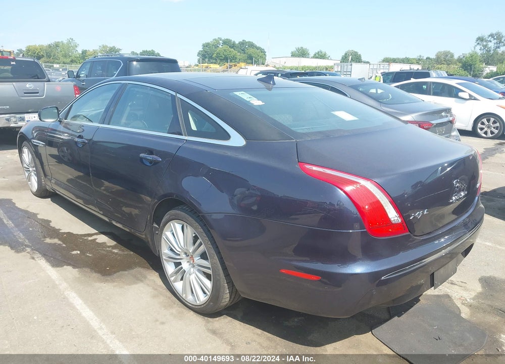 2015 JAGUAR XJ XJL PORTFOLIO VIN: SAJWA2GZ7F8V85727