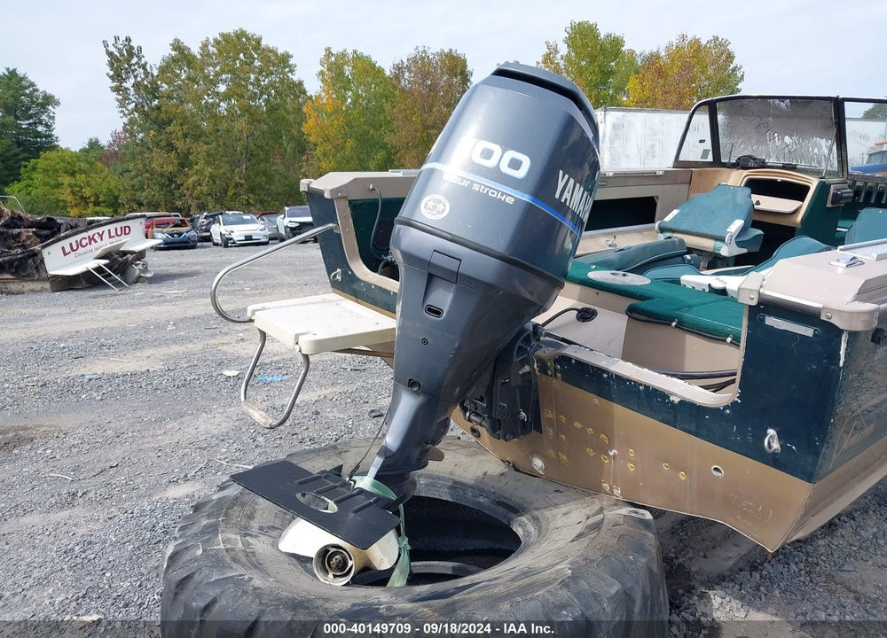 1999 LUND N/A VIN: LUNAC003K899