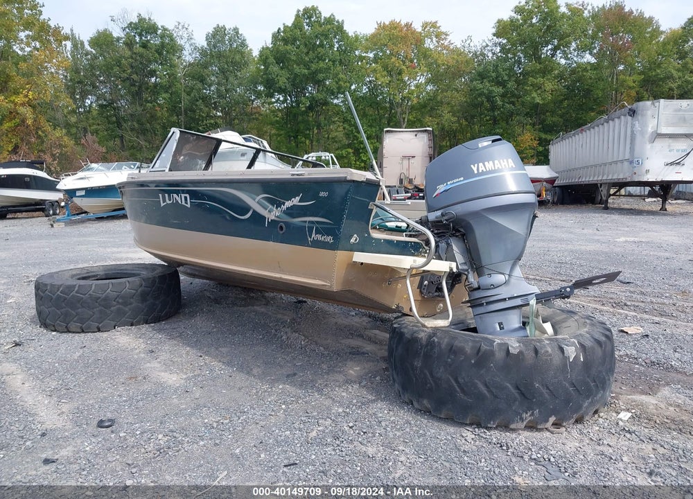 1999 LUND N/A VIN: LUNAC003K899