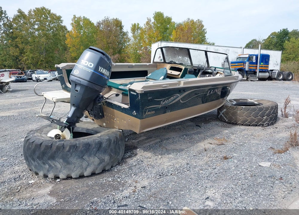 1999 LUND N/A VIN: LUNAC003K899