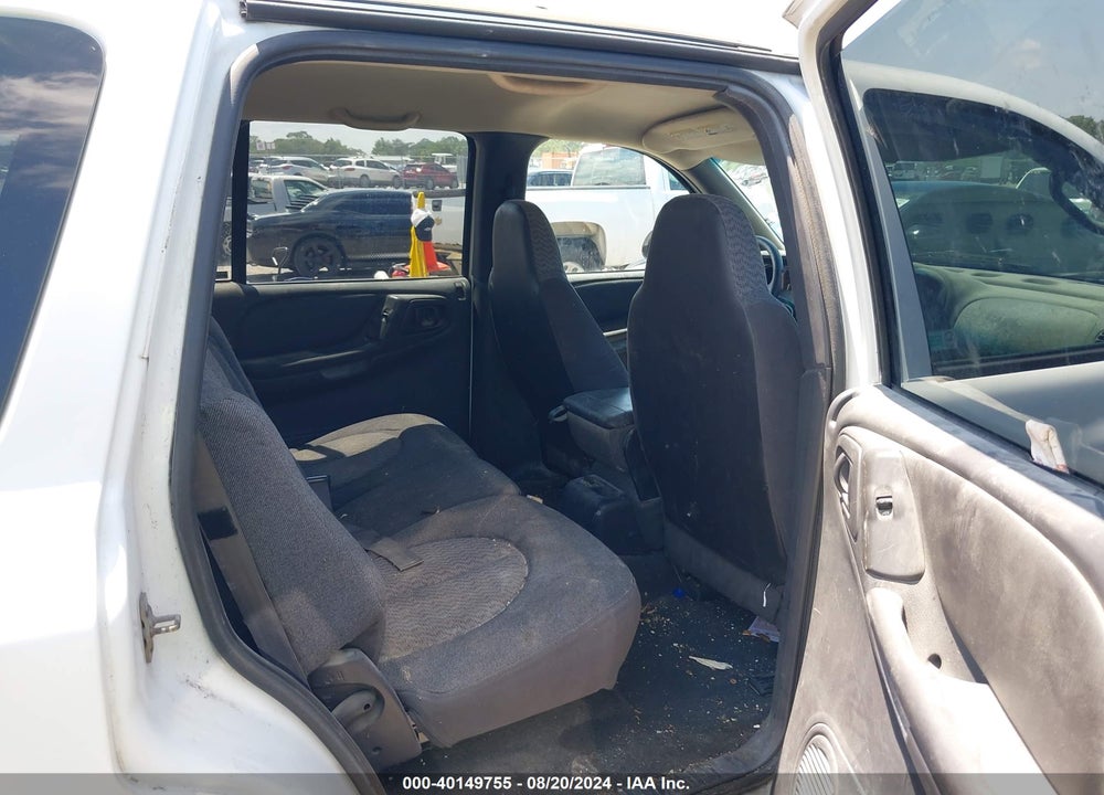 2000 DODGE DURANGO VIN: 1B4HR28Y8YF283865